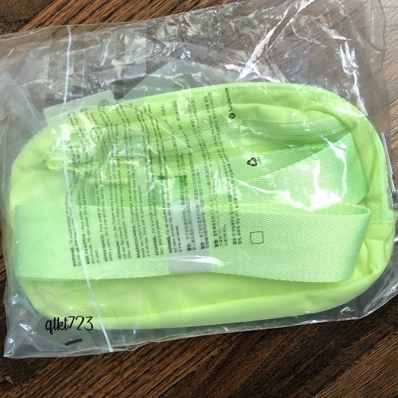 Everywhere Belt Bag - FADED ZAP - Picture 3 of 5